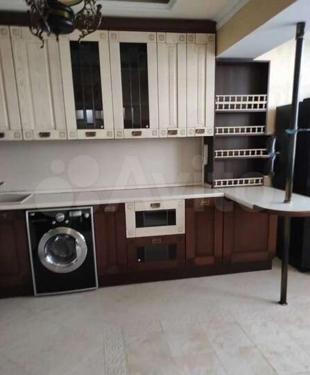 4-к. квартира, 145 м², 8/10 эт.