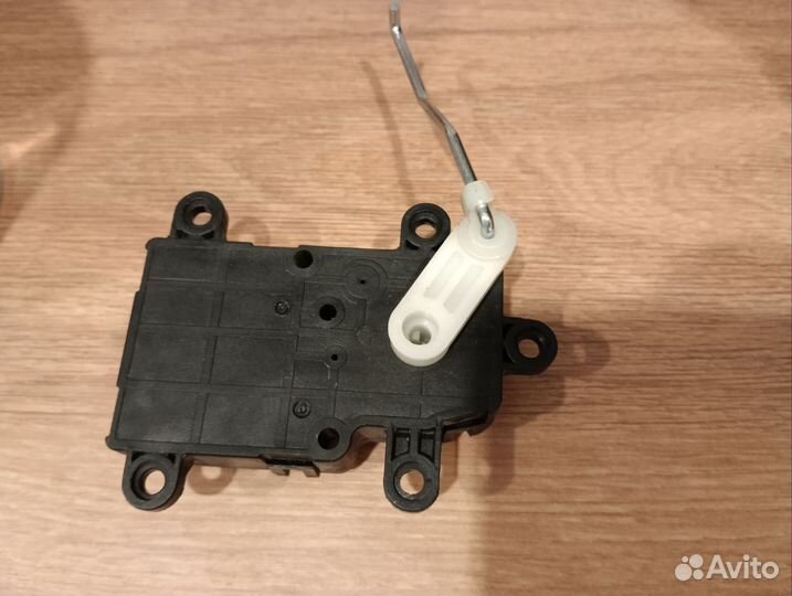 Привод заслонки отопителя Chevrolet Captiva 06-13