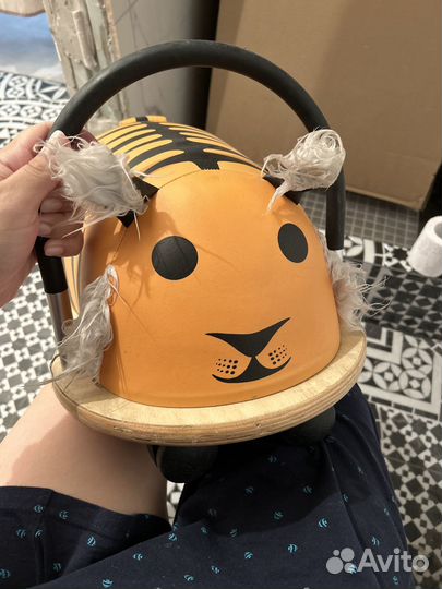 Wheely bug толокар дерево кожа тигр