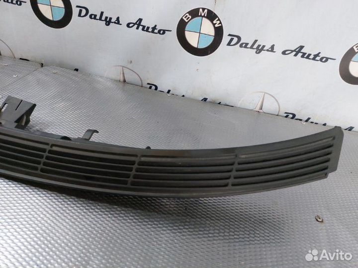 Решетка вентиляционная задней полки Bmw 325I E46