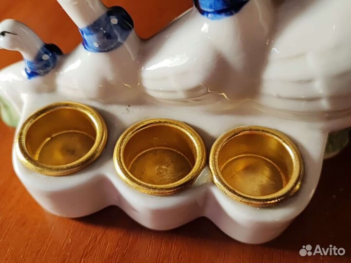 Фарфоровые гуси с бантиками пошли гулять