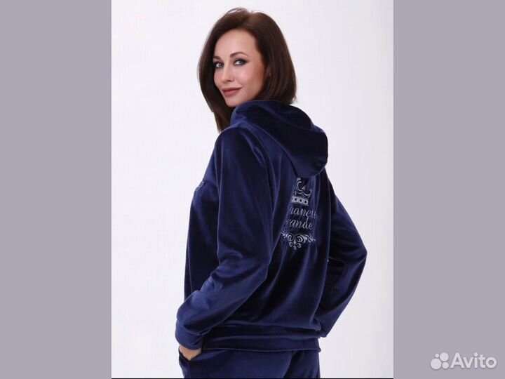 Велюровый костюм женский спортивный