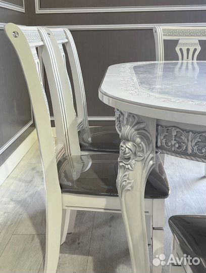 Столы и стулья новые