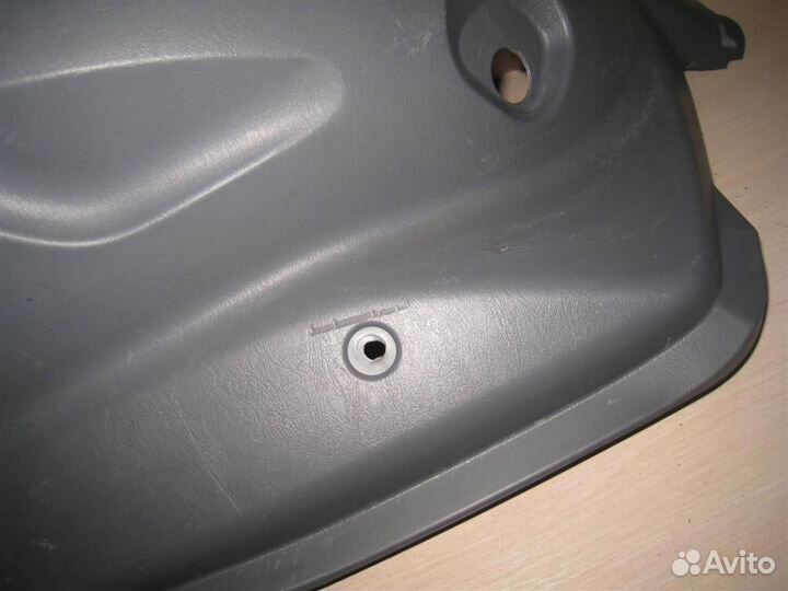 Обшивка багажника левая Toyota RAV4 A2 2003