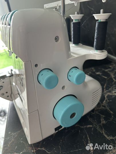 Швейная машина Jaguar Оверлок