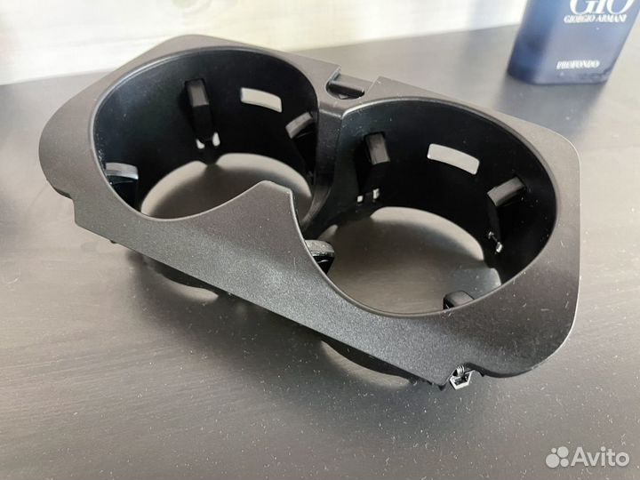 Подстаканник на Mercedes w213w205 оригинал