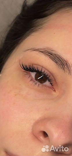 Модель на наращивание ресниц