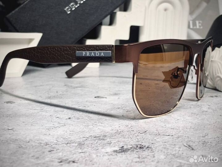 Очки Prada коричневые