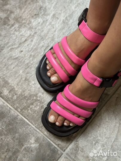 Маникюр в студии