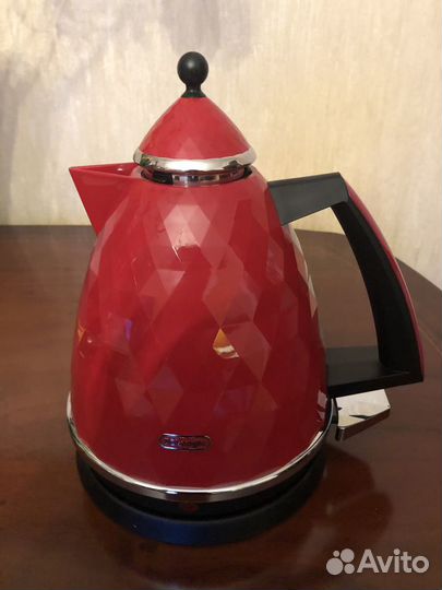 Чайник DeLonghi новый электрический