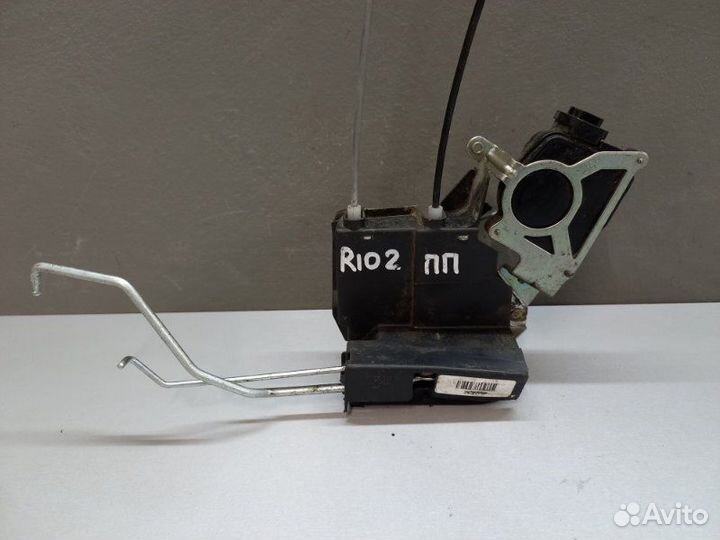 Замок двери передний правый Kia Rio 2 2011