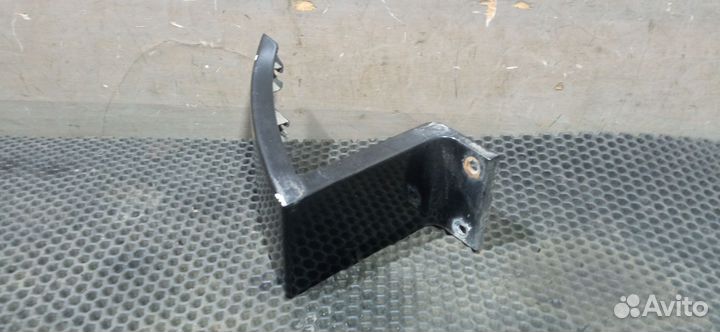 Накладка под задний левый фонарь Ssang Yong Kyron