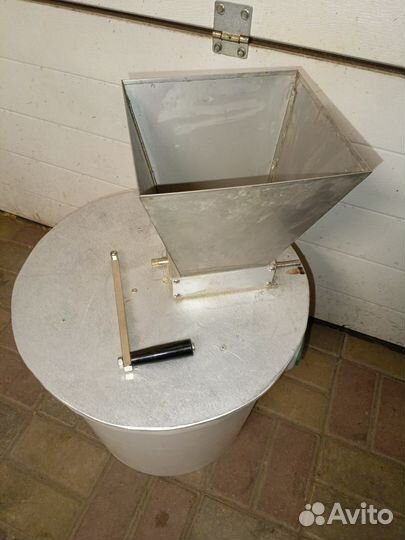 Мельница для солода (дробилка)