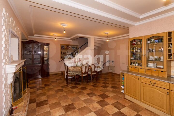 Дом 191,4 м² на участке 14,9 сот.