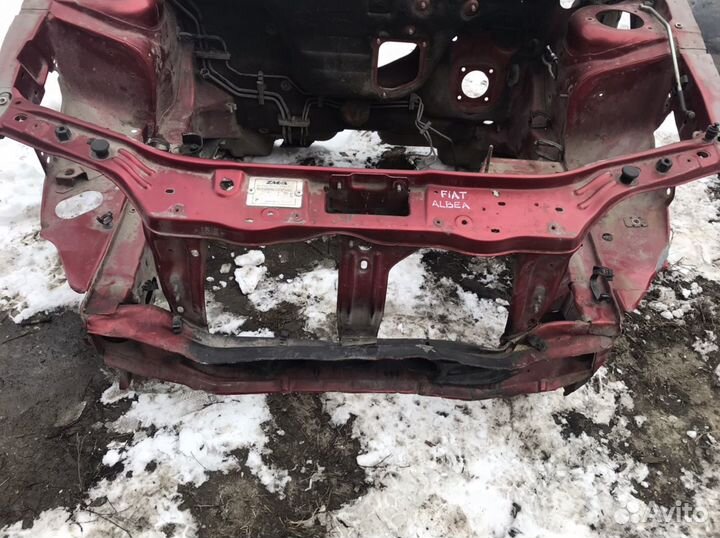 Передняя планка телевизор Fiat Albea