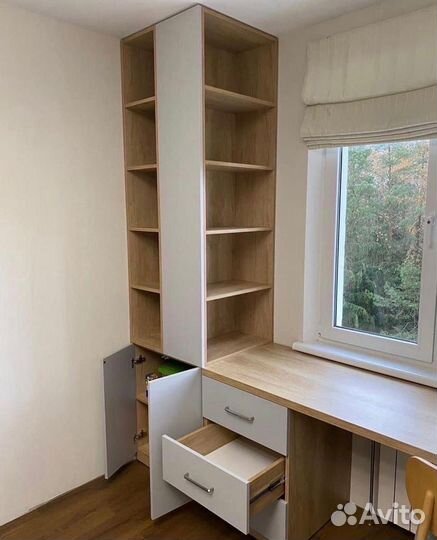 Детская рабочая зона у окна в рассрочку