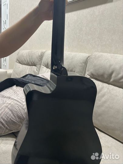 Акустическая гитара