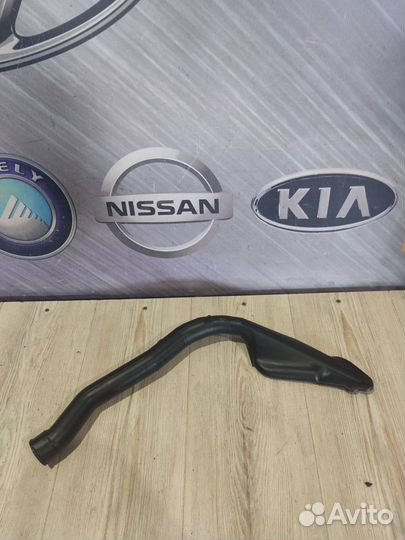Патрубок печки отопителя Nissan primera P12 Лев