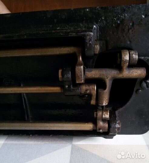 Швейная машина Singer