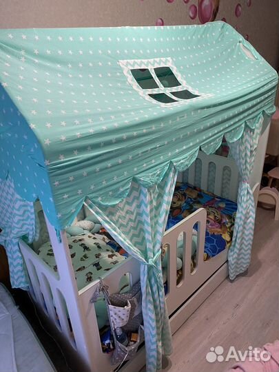 Балдахин для кровати домик