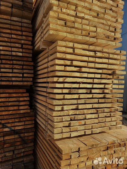 Сосновые доски, натуральный материал для ваших иде