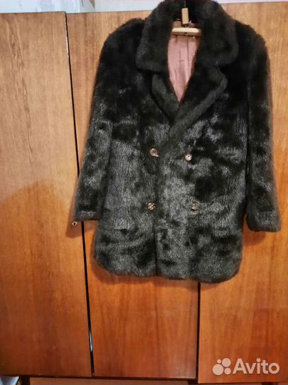 Искусственная шуба короткая черная