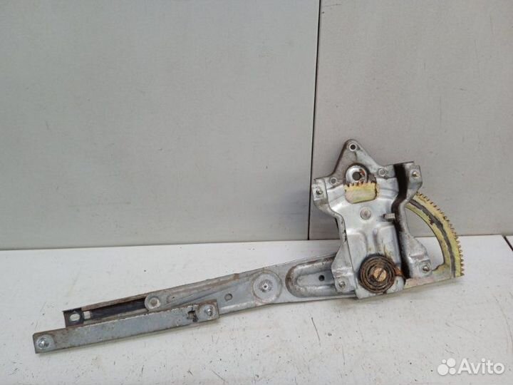 Стеклоподъемник задний левый Kia Sorento BL 2.5