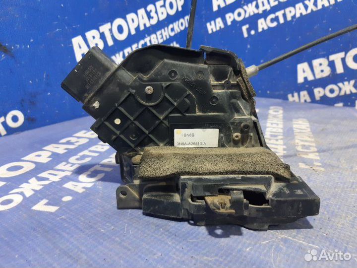 Задний левый замок двери Mazda 3 Bk седан Z6 2006