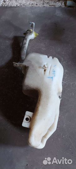 Бачок омывателя на Ford Galaxy