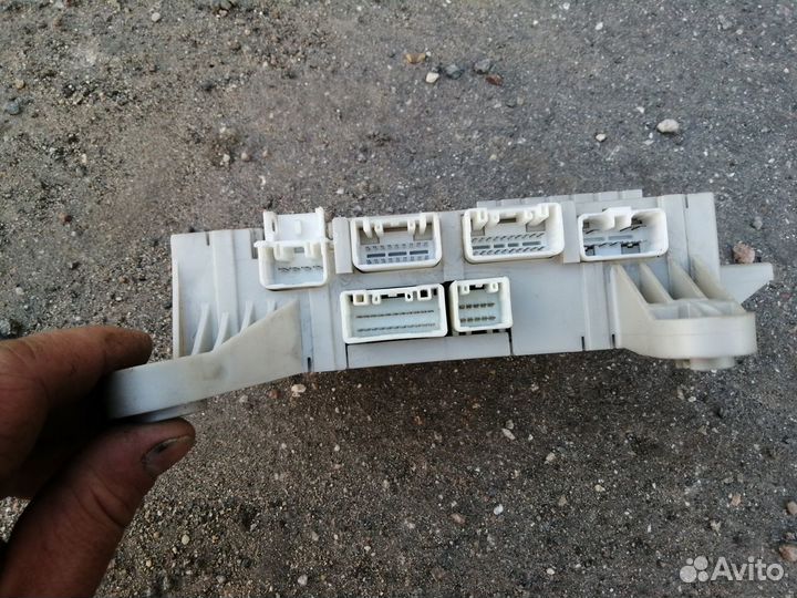 Блок предохранителей салонный Lexus Ls430 Celsior