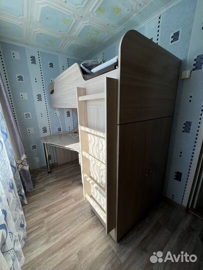 Детская кровать чердак со столом