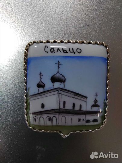 Значки финифть