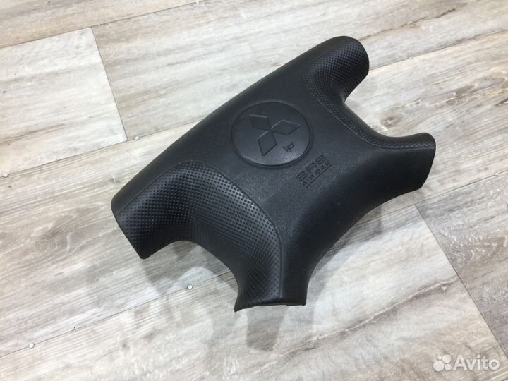 Подушка безопасности водителя srs Pajero 3 Паджеро