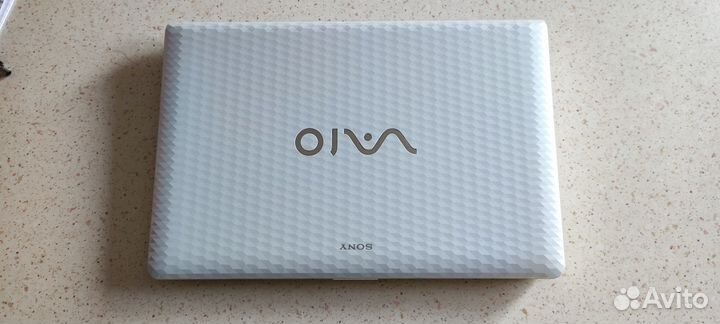 Ноутбук Sony Vaio vpceh2L1R