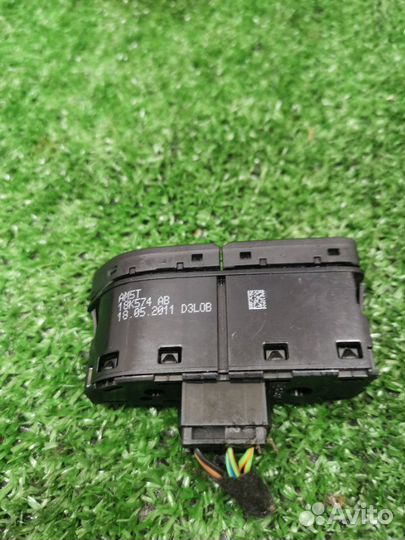 Кнопка обогрева лобового стекла Ford Focus 3