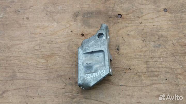 Кронштейн двигателя верхний Toyota Camry V40 06-11