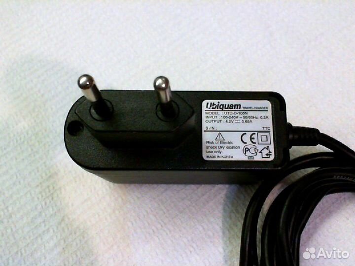 Зарядное устройство Ubiqyam UTC-D-100N