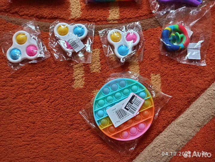 Поп ит (pop it), снапперс и симпл-димпл антистресс