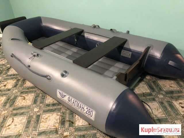 Продаю лодку Флагман 280нднд+мотор HDX 5 R-серия