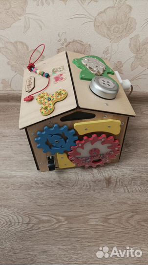 Бизиборд домик