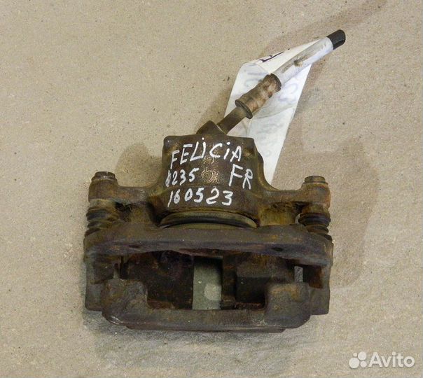 Суппорт передний правый Skoda Felicia