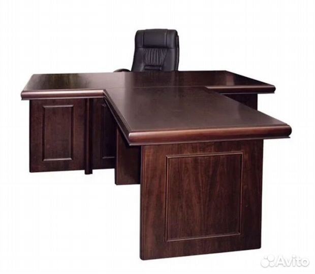 Стол руководителя с брифингом массив