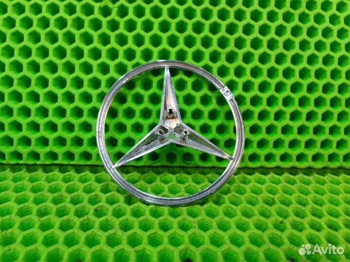 Эмблема багажника Mercedes-Benz C W204 M271