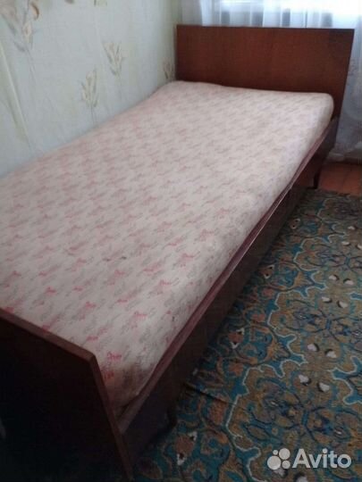 Кровать