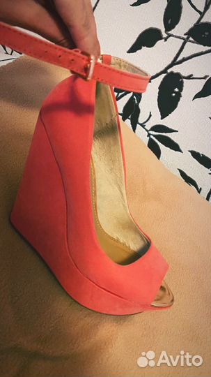 Босоножки женские 35 размер Bershka