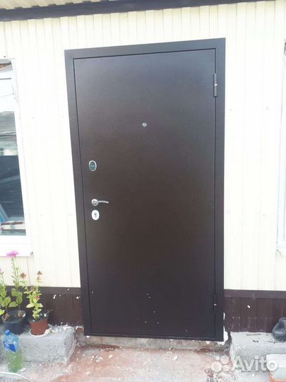 Дверь входная уличная дверь мет мет