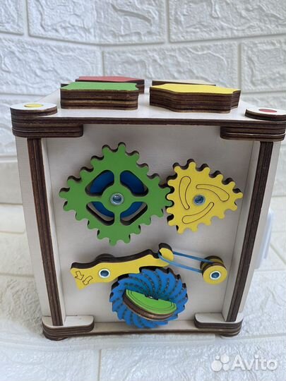 Бизиборд Куб со светом 17х18х17