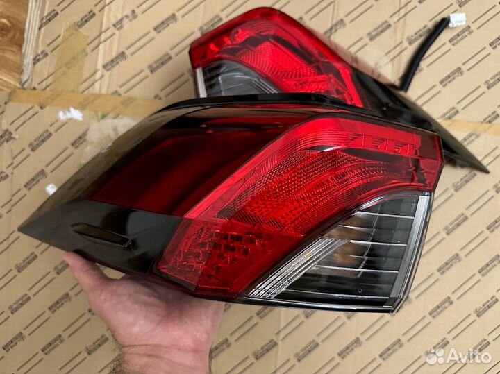 Новые фонари Тойота Рав4 оригинал