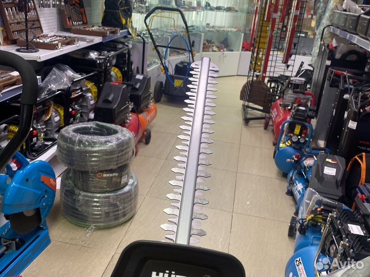 Кусторез аккумуляторный