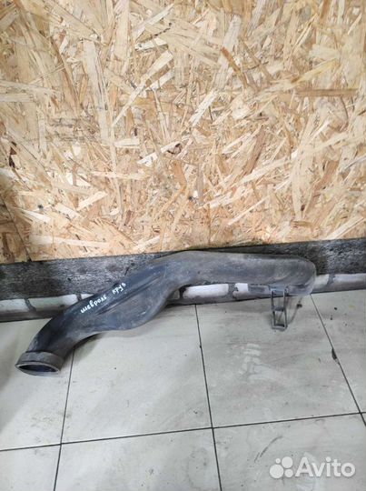 Воздухозаборник Chevrolet Cruze седан F16D4